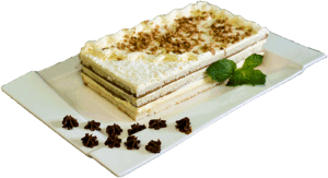 AJERKONIAK - Jasny biszkopt przełożony warstwami kremu o smaku ajerkoniaku i karmelu.