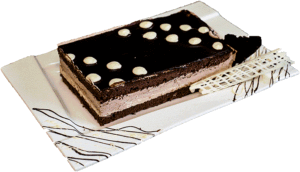 CZEKOLADOWY RAJ - Ciemny biszkopt przełożony kremem z białej czekolady masa orzechową i oblany czekolada.