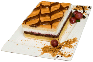 DELICJA JABŁKOWA - Jasny i ciemny biszkopt przełożony masą jabłkową z warstwą kremu waniliowego z wiśniami.