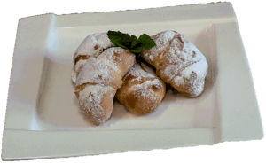 ROGALIKI Z NADZIENIEM WIŚNIOWYM/BUDYNIOWYM/CZEKOLADOWYM - Ciasto drożdżowe z nadzieniem wiśniowym/budyniowym/czekoladowym obsypane z wierzchu cukrem pudrem lub udekorowane smużkami czekolady.